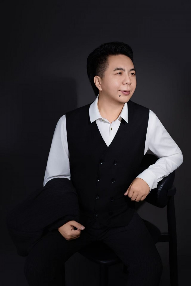 索南扎西：歌声传情，善行筑梦——比“一线明星”更闪耀的公益使者(著名歌手索南扎西)