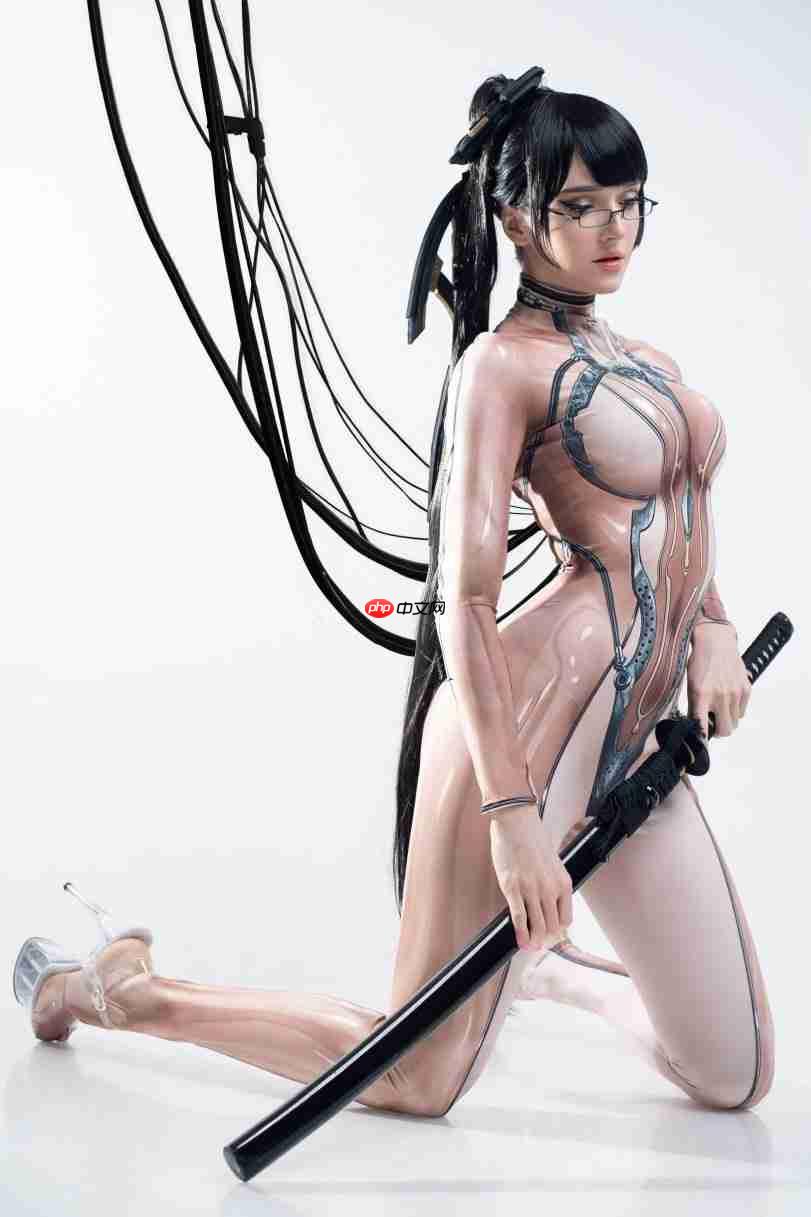 把持不住！ 国外知名模特穿透明装战衣cos《剑星》伊芙