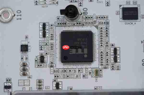 实木+皮革都用上了！技嘉木雕X870E AERO X3D WOOD主板图赏