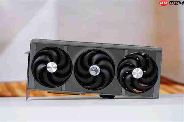 独特背插供电！蓝宝石NITRO+氮动RX 9070 XT显卡图赏