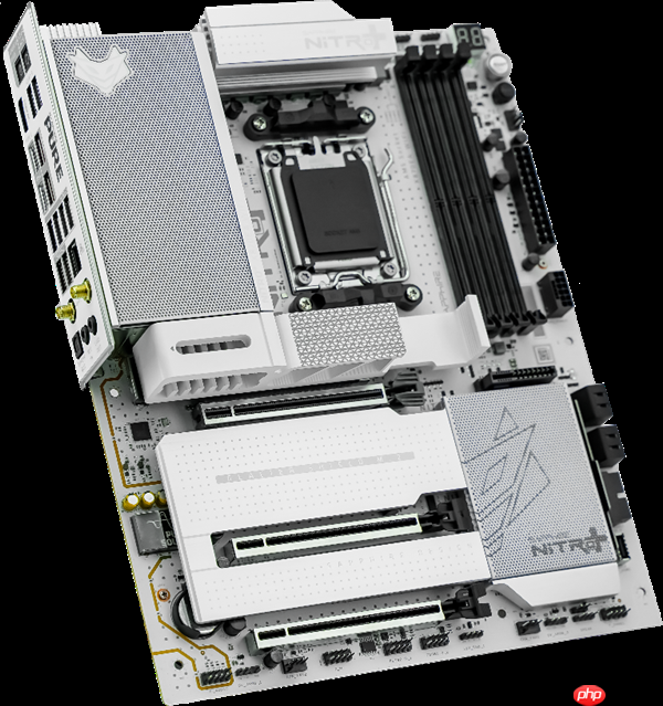 NITRO+氮动极光特别版与钛色版X870E旗舰主板强势上新 创新背插技术赋能极致游戏体验
