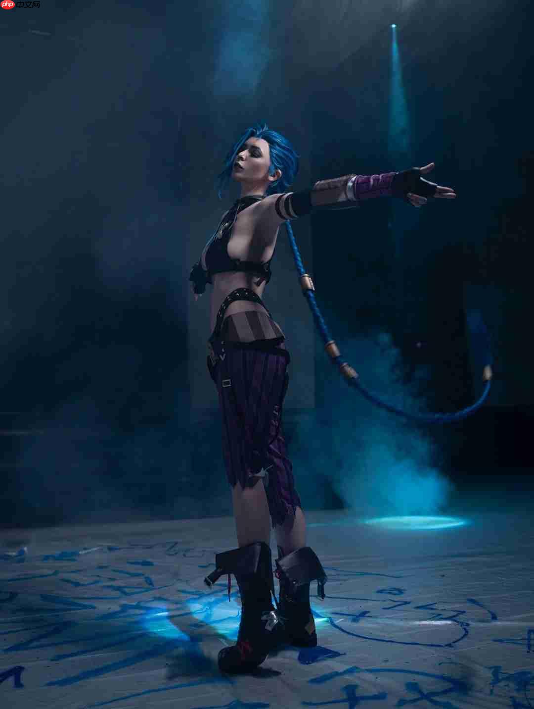 《艾尔登法环：黑夜君临》修女绝美Cos！纤细腰肢很性感