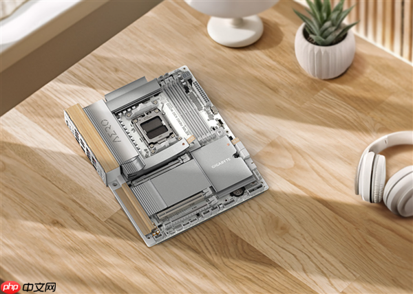 技嘉X870E AERO X3D WOOD主板用上木头、皮革：精美如艺术品