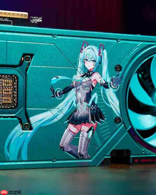 二次元与性能信仰碰撞！ROG夜神RTX5080 RO姬x初音未来版显卡
