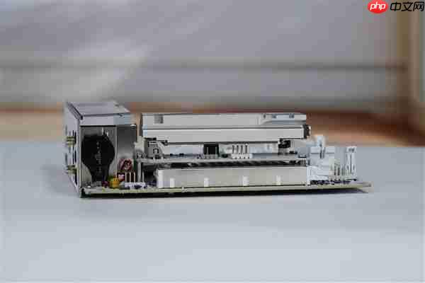 支持10000MT/s内存！微星MPG X870I EDGE TI EVO WIFI主板图赏