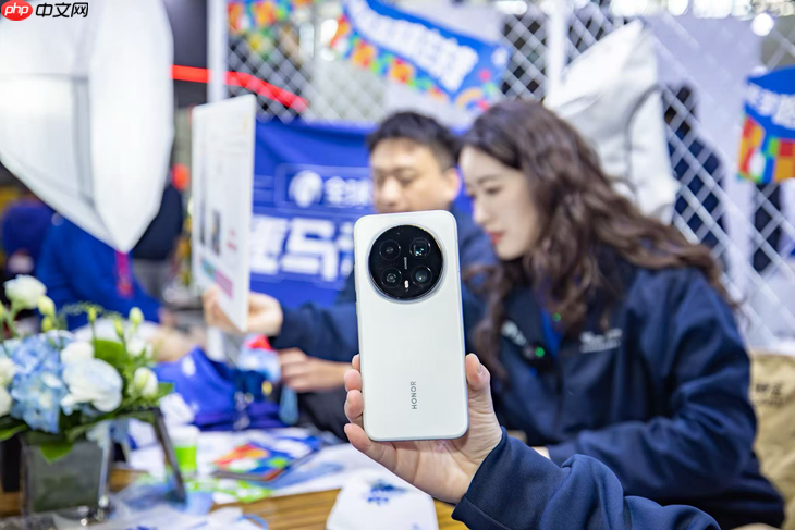 荣耀Magic8系列+荣耀手表5 Pro双buff加持!荣耀战队征战北马展硬核实力