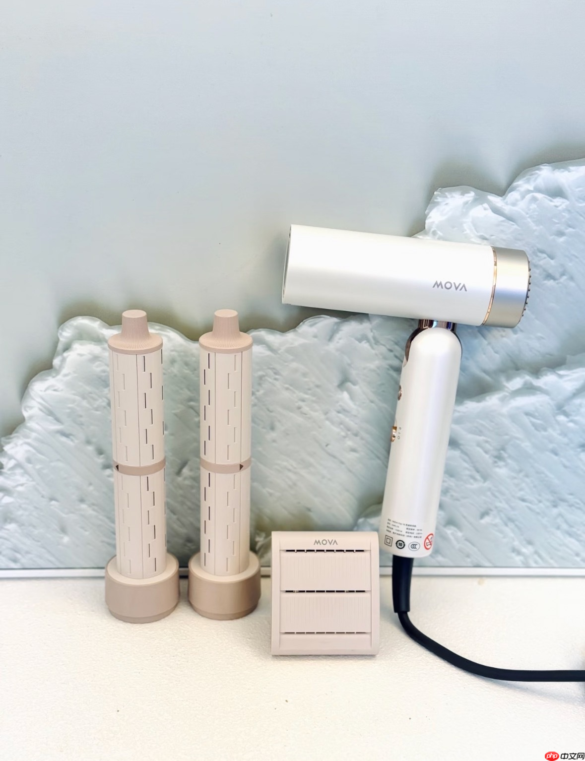 告别笨重!MOVA口袋折叠吹风机竟然还能这么玩?