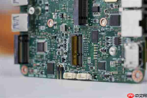 Ultra 7小钢炮！微星Cubi NUC AI迷你电脑图赏