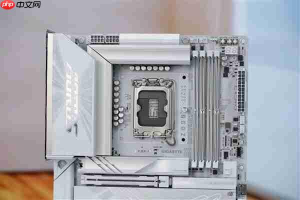 雪景房主机必看！技嘉电竞冰雕Z890 AORUS PRO ICE主板图赏