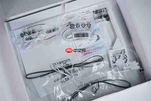 雪景房主机必看！技嘉电竞冰雕Z890 AORUS PRO ICE主板图赏