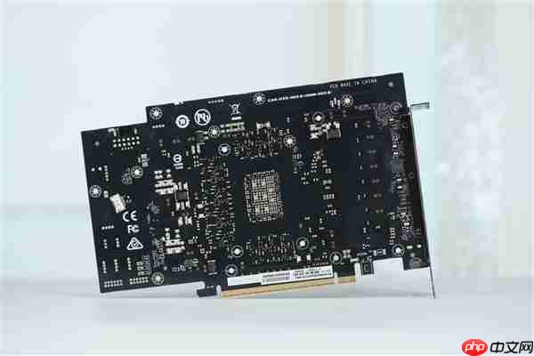 精美纯白设计！技嘉AUROS RTX 5080 MASTER ICE显卡图赏