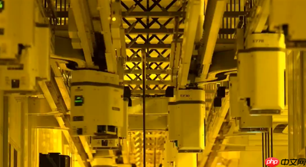 台积电“银色高速公路”首度公开！EUV光刻机生产芯片全程曝光