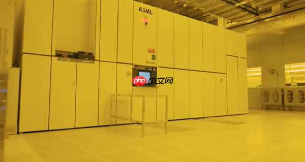台积电“银色高速公路”首度公开！EUV光刻机生产芯片全程曝光
