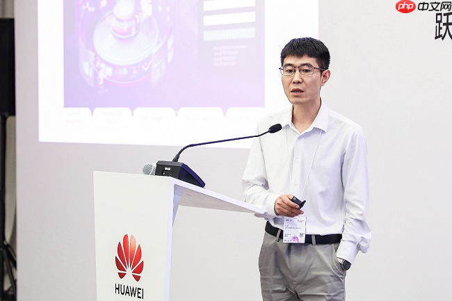 华为联合伙伴发布城市交通大模型解决方案