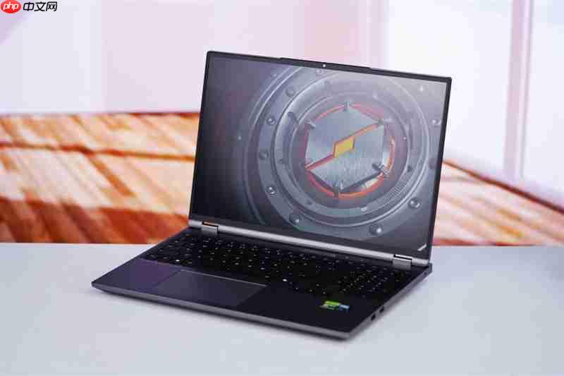 最高温度仅46度的长江存储PC450 SSD！机械革命耀世16 Ultra评测：超过200W的整机性能释放