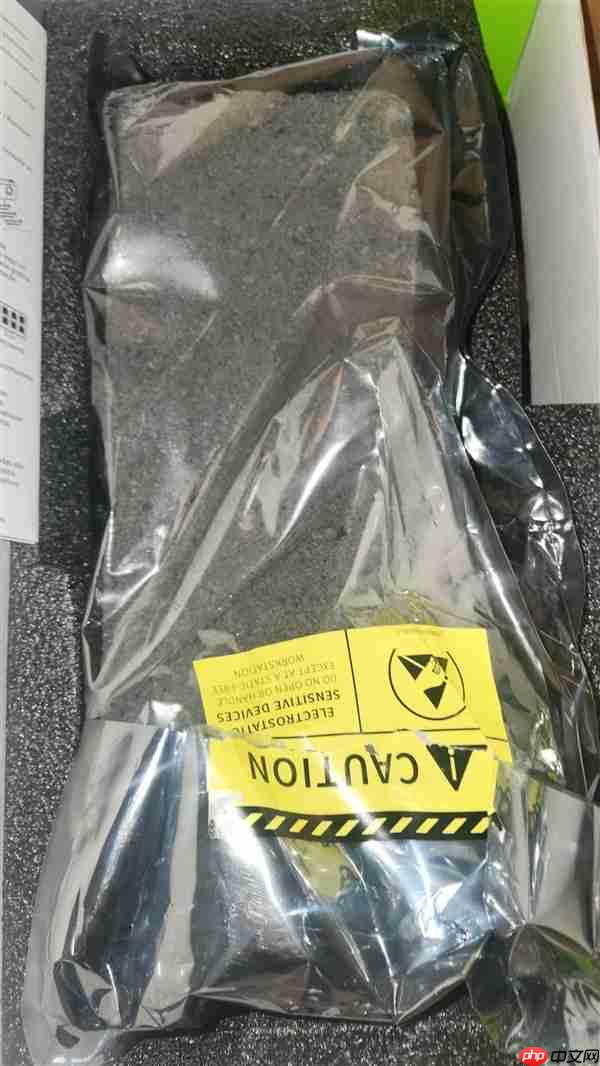 NVIDIA显卡真变砖了！买了一张RTX 5080：收到却是真砖块