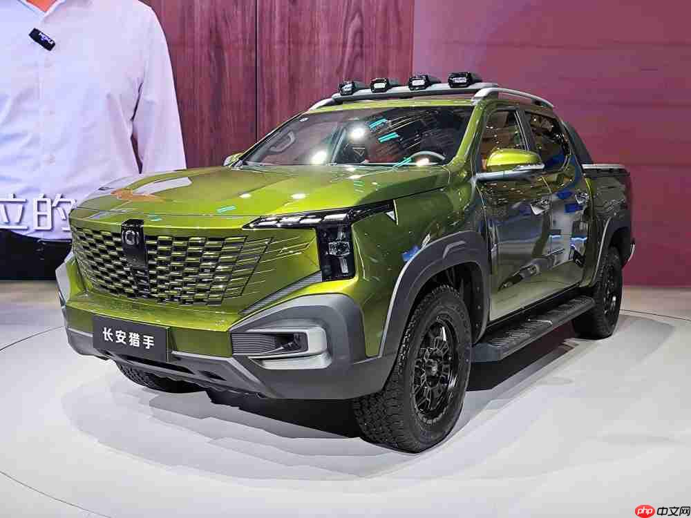 特斯拉惨遭“滑铁卢”!入门版Cybertruck停产,只活了五个月!