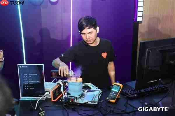 技嘉X870 AORUS Tachyon加持：锐龙7 9800X3D超频新世界纪录！突破7.3GHz大关