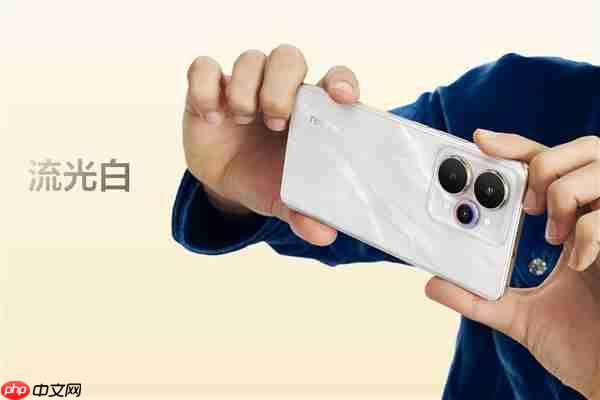 真我15 Pro发布：夜拍神器 1999元起