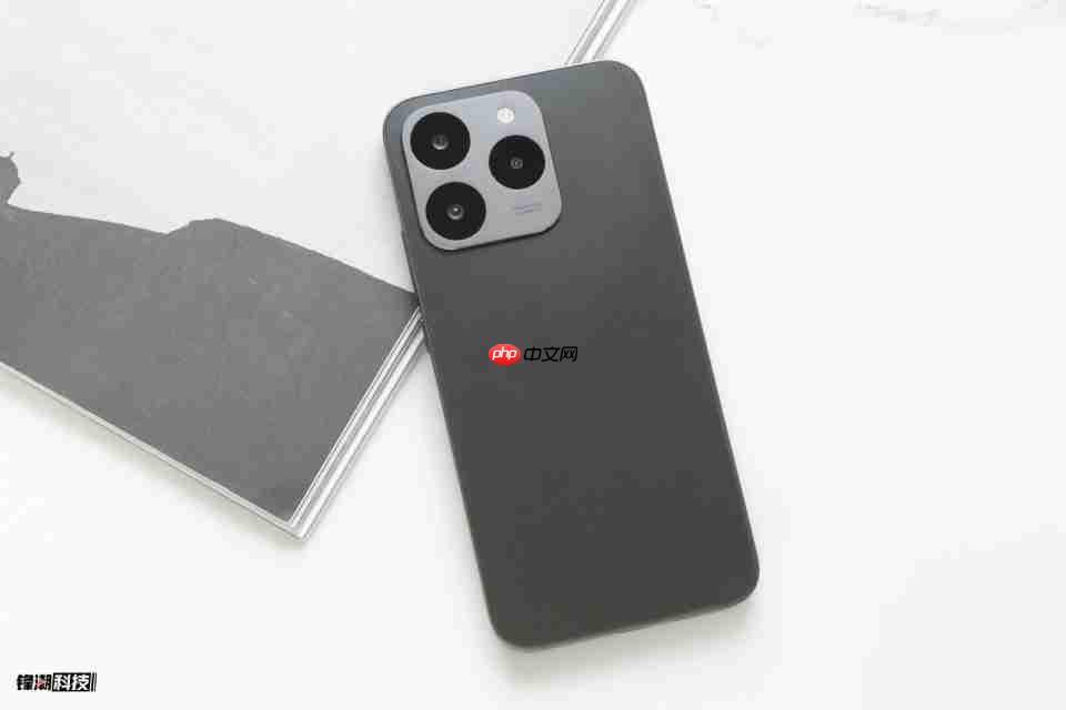 真我15T图赏:称手小直屏,轻薄耐用