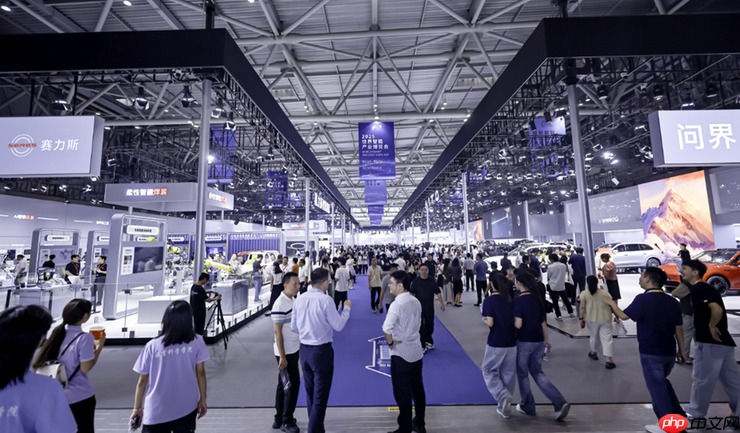 赛力斯亮相2025智博会 全方位展示智能化实践成果