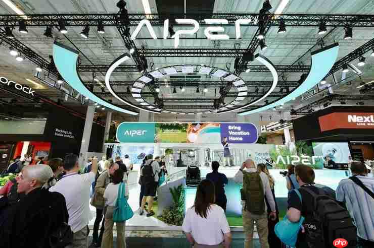 元鼎智能亮相IFA 2025 | 全球首发 AI泳池清洁机器人