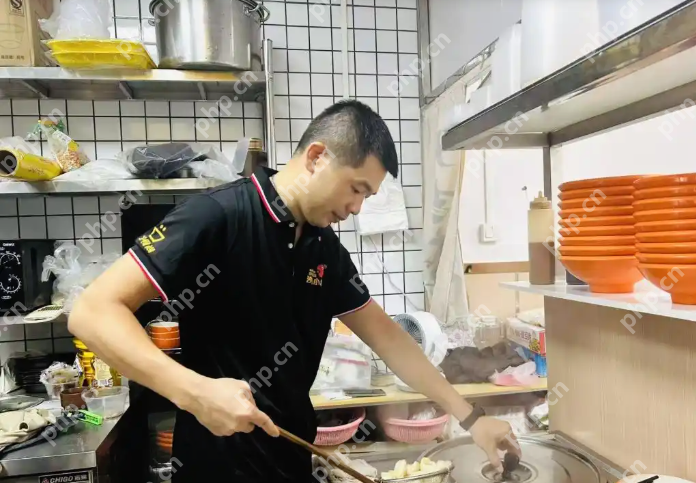 深圳暖心店主为求职毕业生免单，一句“加油”与善举温暖全网：曾受帮助，如今传递善意 - php中文网