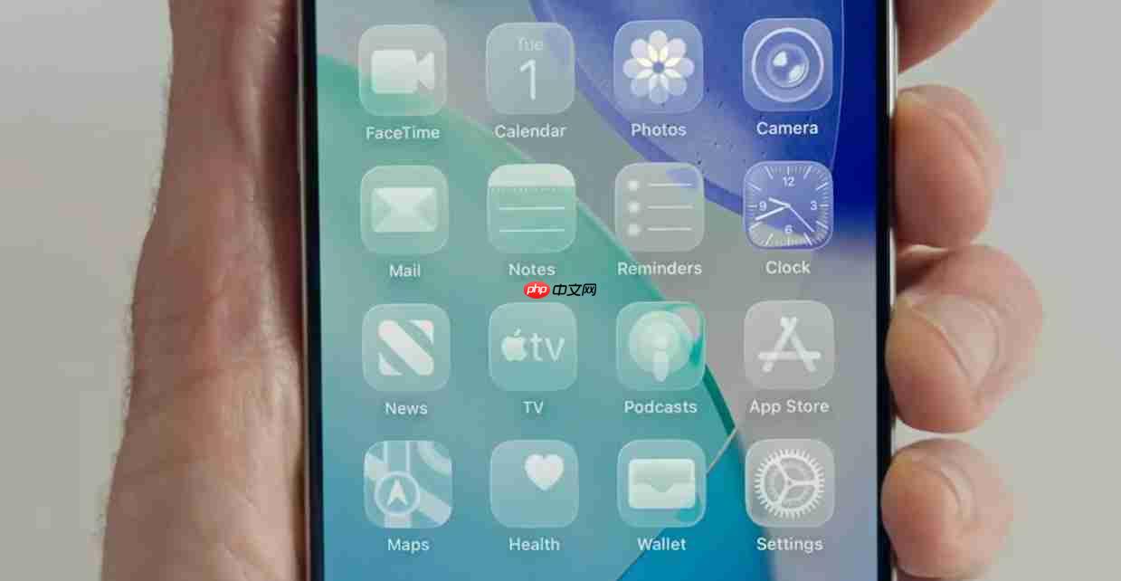 iOS26系统前瞻：液态玻璃设计革新，AI与CarPlay成重头戏