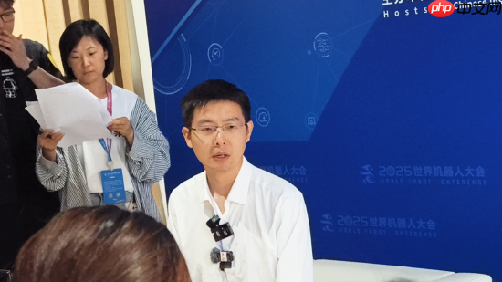 你最关心哪个!人民日报专访宇树科技创始人王兴兴 问了22个问题