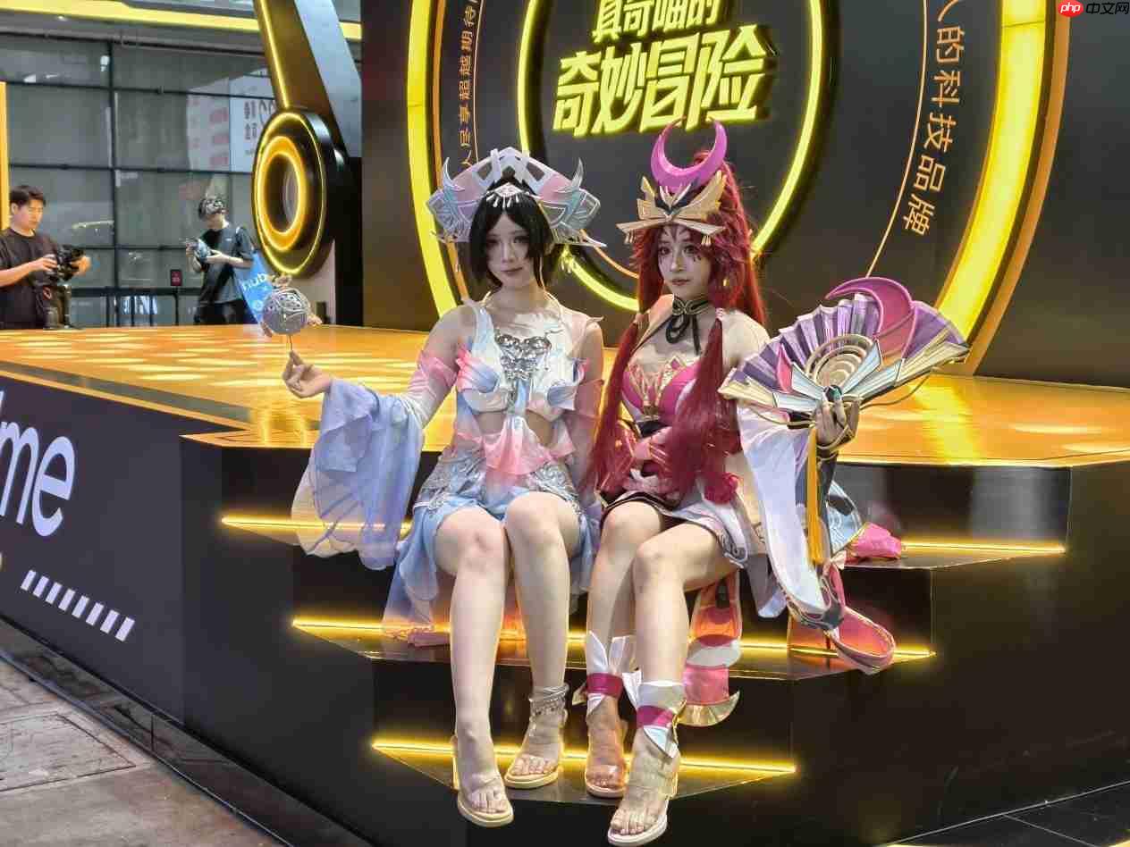 2025 ChinaJoy现场直击!真我登陆骁龙主题馆:GT7 Pro系列旗舰亮相