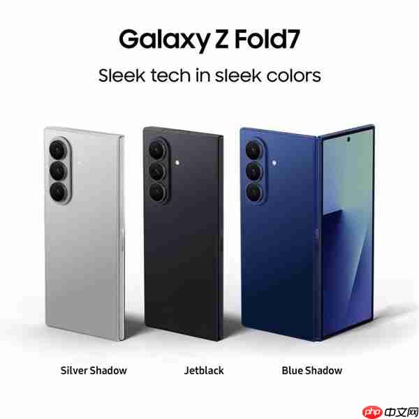 三星Galaxy Z Fold7渲染图曝光:取消屏下摄像头,主打轻薄设计