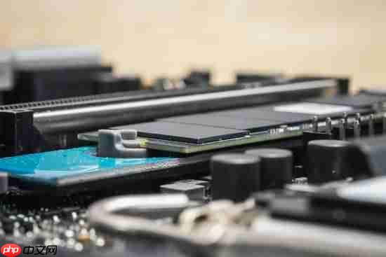 SSD硬盘机柜冲向10PB容量！单盘1PB也不远了