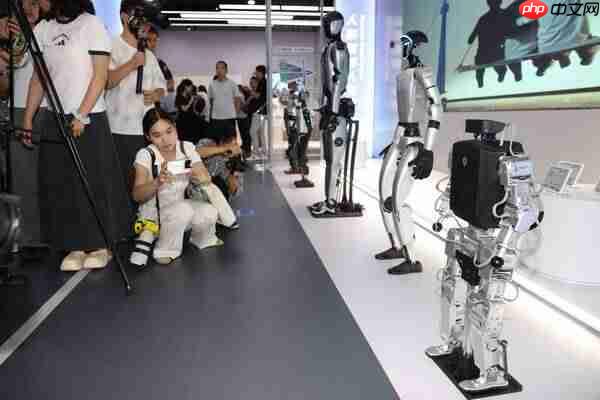 打造具身智能机器人4s店推出机器人主题餐厅