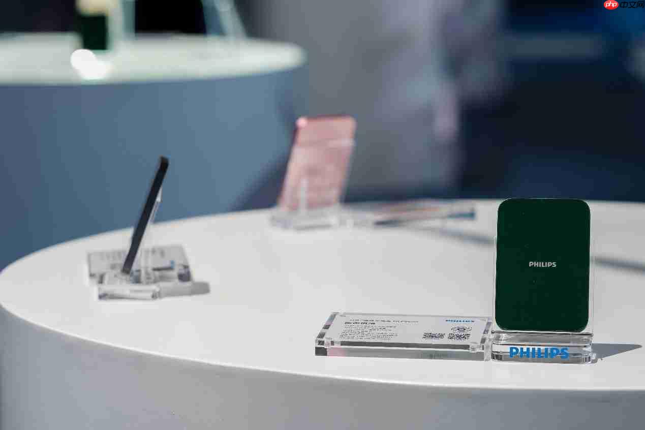 飞利浦磁吸“刀片”充电宝震撼上市- 超薄“7”时代来临