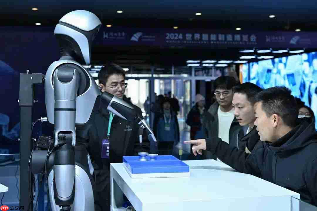 「天工Ultra」半马夺冠，人形机器人通关产业落地第一关