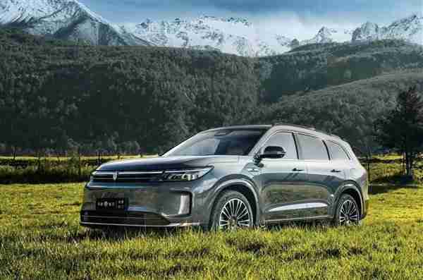 世界冠军入手问界新M7 余承东称已交付22万辆