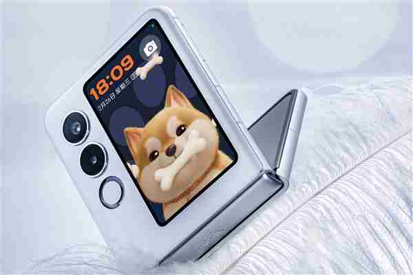 2025年行业首款全尺寸内嵌DeepSeek的小折叠！努比亚Flip 2亮相