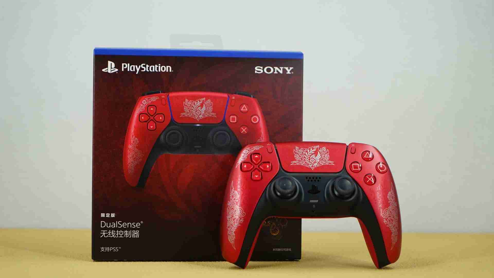 PlayStation《怪物猎人 荒野》联动限量PS5 DualSense手柄开箱图集