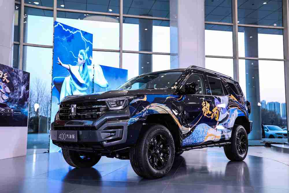 坦克400双车燃擎上市：汽油版24.98万元，柴油版26.48万元