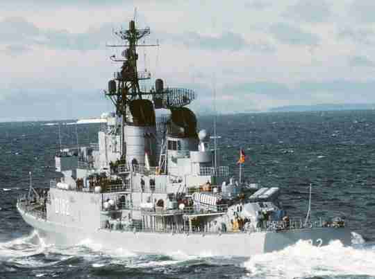 《战舰世界》从“鼻孔”掏出鱼雷的神船，德国战后的驱逐舰怎么有股谐味？