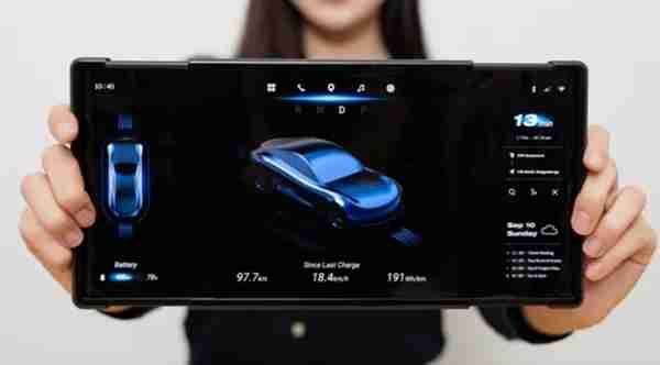 外形梦幻!三星CES大秀卷轴屏和折叠屏