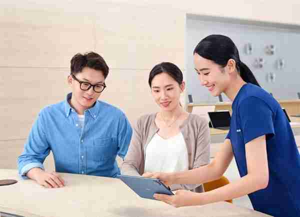 华为2025年首个服务日开启!权益升级:新增穿戴设备免费贴膜等