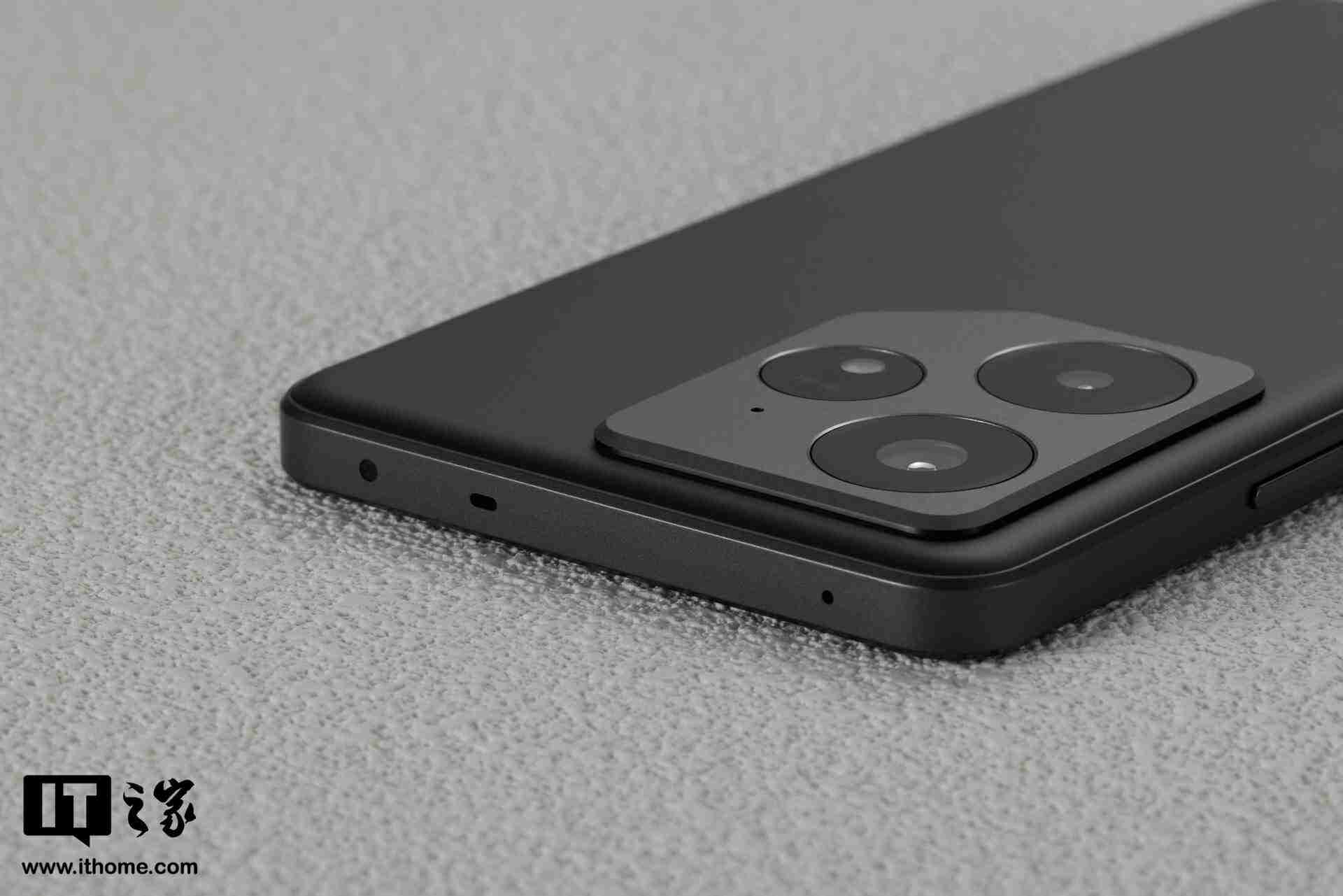 真我 Neo7 图赏:8.5mm 机身内竟塞进 7000mAh 大电池