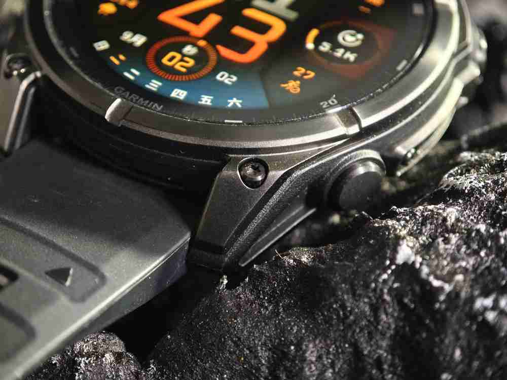 佳明Fenix 8 图赏:智能科技与户外运动的完美结合