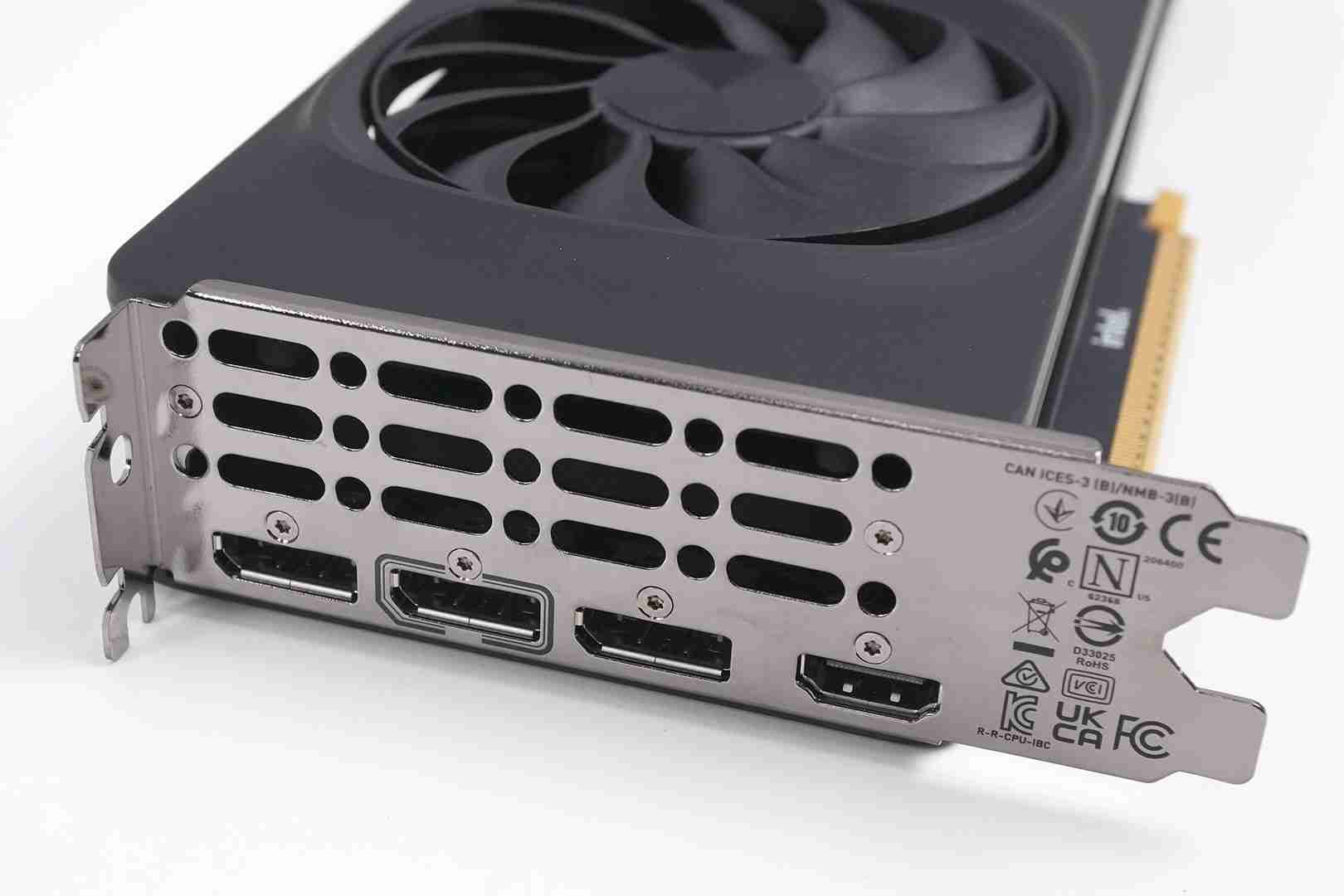 英特尔、蓝戟确认其锐炫 B580 显卡仅 1 个 DP 2.1 接口支持 UHBR 13.5