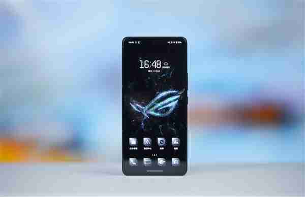 行业首发185Hz高刷新率!ROG游戏手机9 Pro图赏