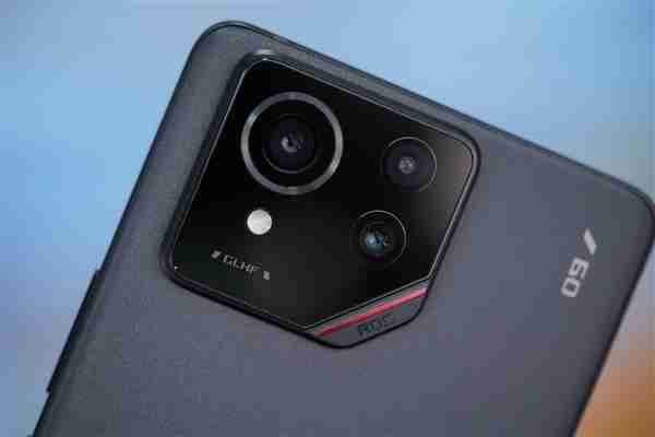 行业首发185Hz高刷新率!ROG游戏手机9 Pro图赏