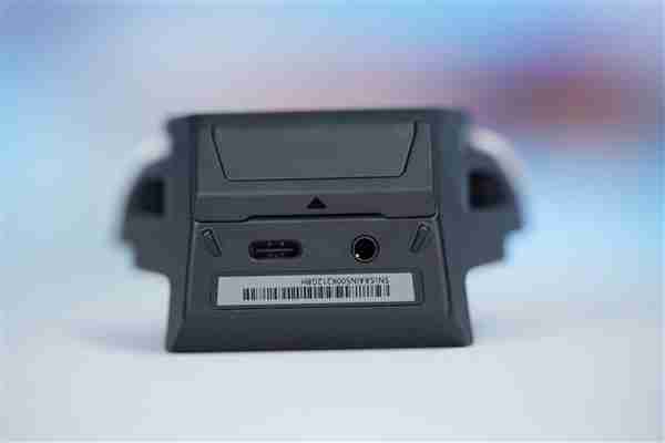 行业首发185Hz高刷新率!ROG游戏手机9 Pro图赏