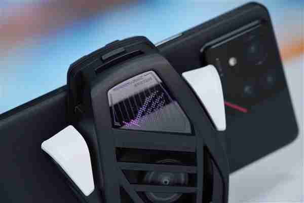 行业首发185Hz高刷新率!ROG游戏手机9 Pro图赏