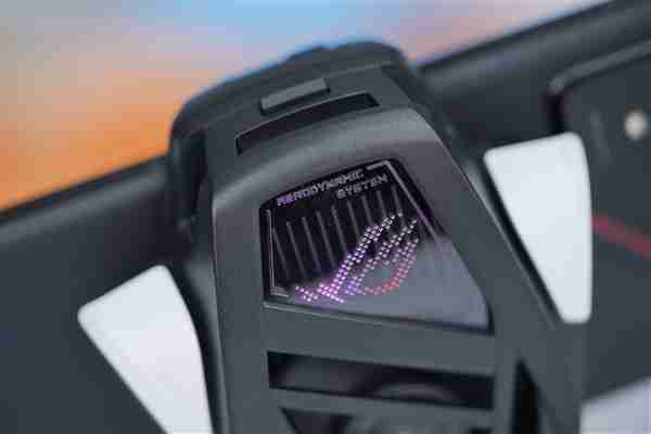 行业首发185Hz高刷新率!ROG游戏手机9 Pro图赏